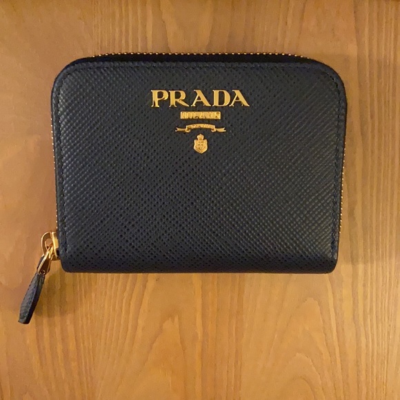 Authentic Prada Navy Blue Zip Wallet - Picture 2 of 7